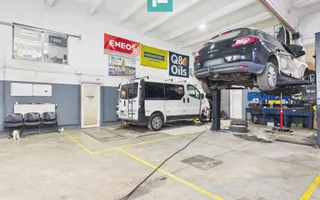 HALĂ INDUSTRIALĂ + SERVICE AUTO COMPLET ECHIPAT - Poză 12