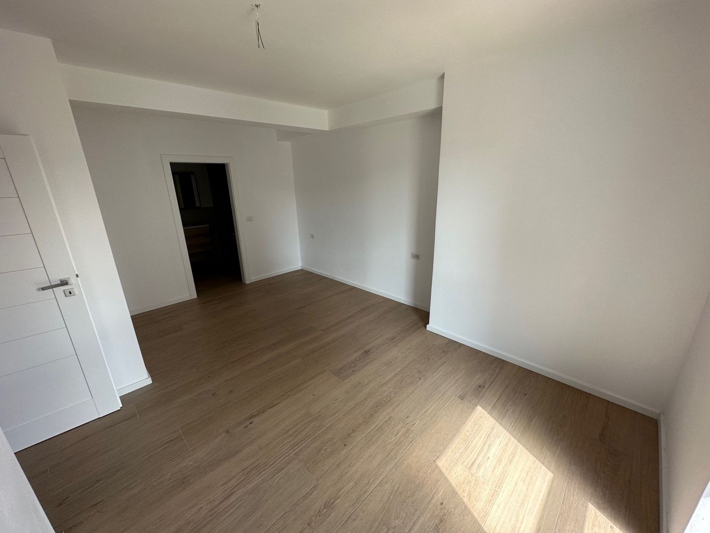 Apartament 3 camere bloc nou - Poză 9