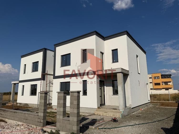 Duplex 4 camere despartit prin camera tehnica | Giroc - Poză 1