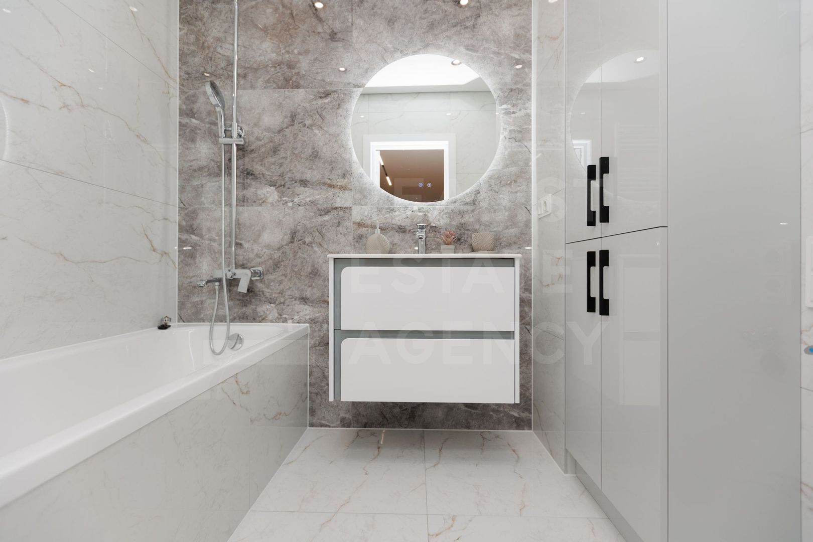 Vânzare, apartament, 2 odăi + living, str. Ion Buzdugan, Buiucani - Poză 15