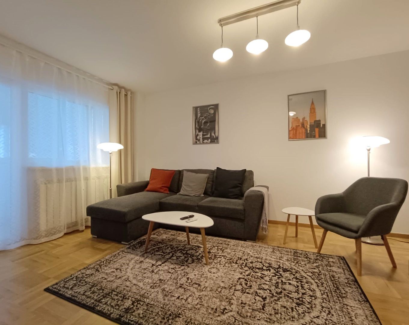 Inchiriem 2 camere complet renovat si mobilat zona 1 Mai - Poză 2