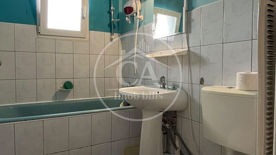 Apartament de închiriat cu 3 camere în zona ultracentrală, Oradea - Poză 9