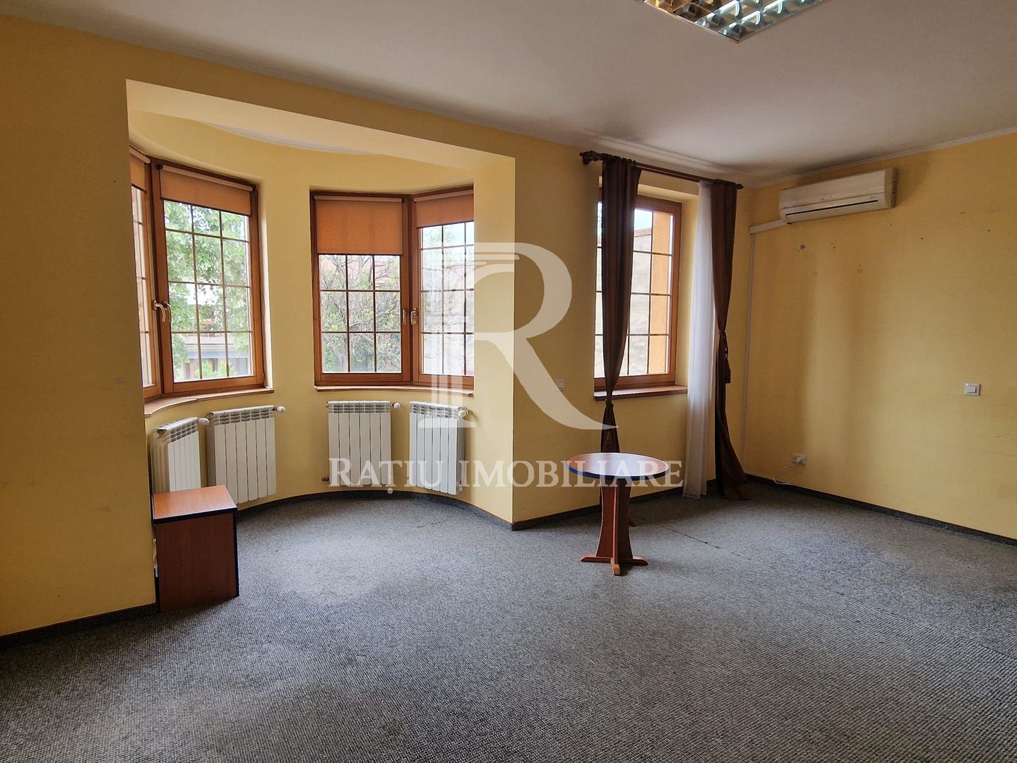 Spațiu comercial | Ideal pentru companii | Zonă centrală | Oradea - Poză 9