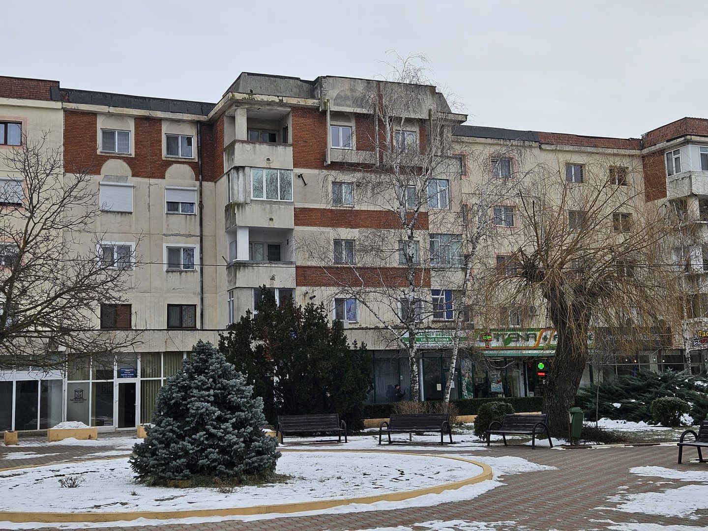 Apartament 3 camere, Ultracentral, Costesti - Poză 1