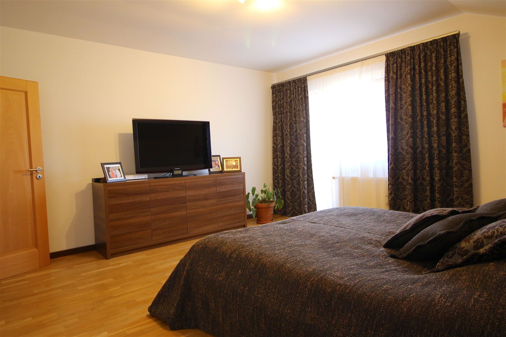 Casă / Vilă cu 5 camere de vânzare în zona Dumbravita - Poză 14