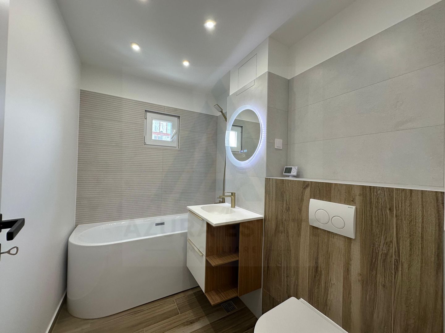 Apartament 3 camere 64 mp utili 2 bai etaj 1 complet renovat Strand - Poză 8