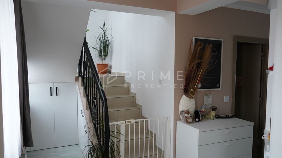 Casă familială spațioasă în zonă liniștită | Sângeorgiu de Mureș | - Poză 3
