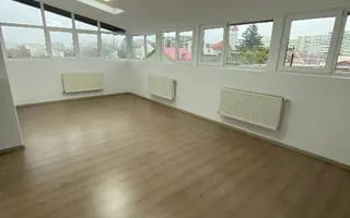 De închiriat: clădire birouri - clinică - 800 mp - renovată - Poză 15