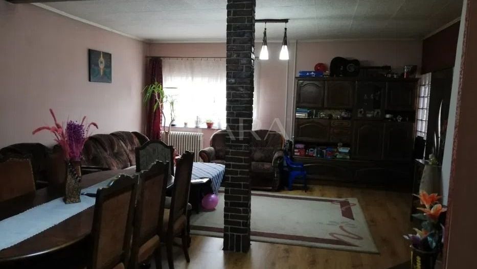 Casa cu 4 camere de vanzare in Floresti - Poză 2