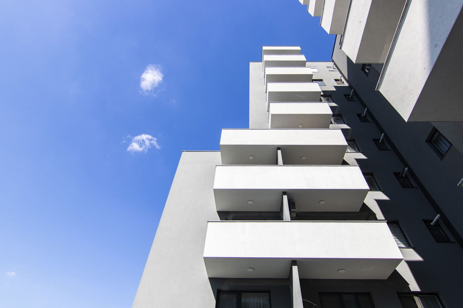 Apartament cu 2 Camere | 150 mp Curte Amenajata | la 5 minute de Metrou Pacii - Poză 16