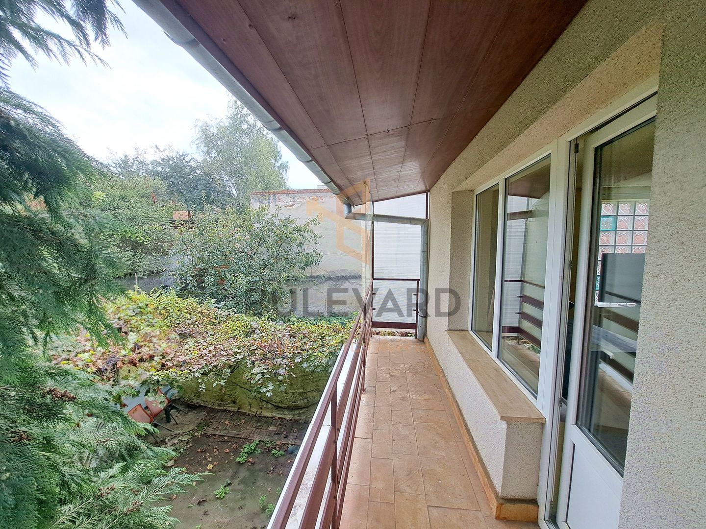 Casa 3 dormitoare, curte 60mp, parcare, langa UMF! - Poză 3