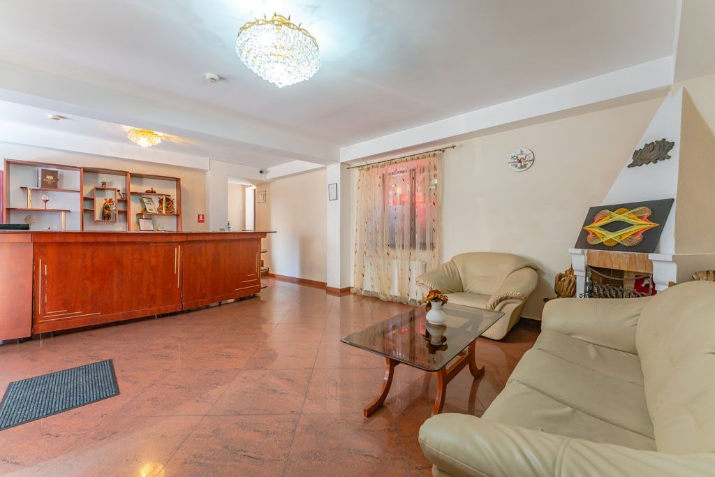 Pensiune Rosenau de vânzare - Afacere la cheie lângă Cetatea Râșnov - Poză 29