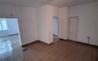 Închiriez spațiu comercial în centrul din Cristești – 75 mp - Poză 2