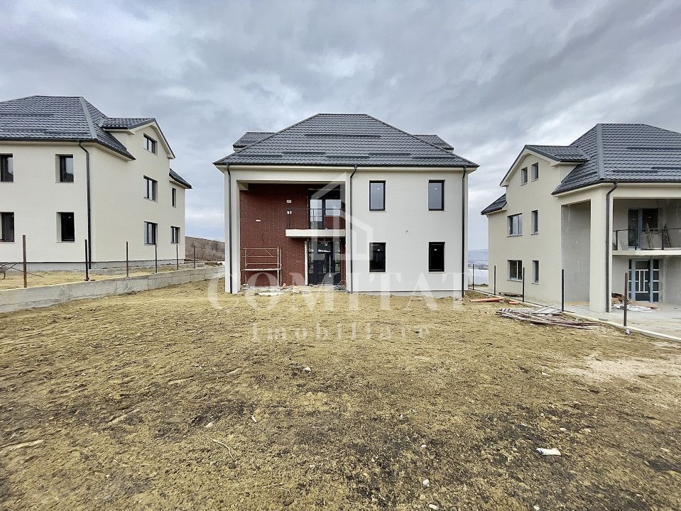 Casa individuala cu teren generos, retrasă de la trafic - Poză 4