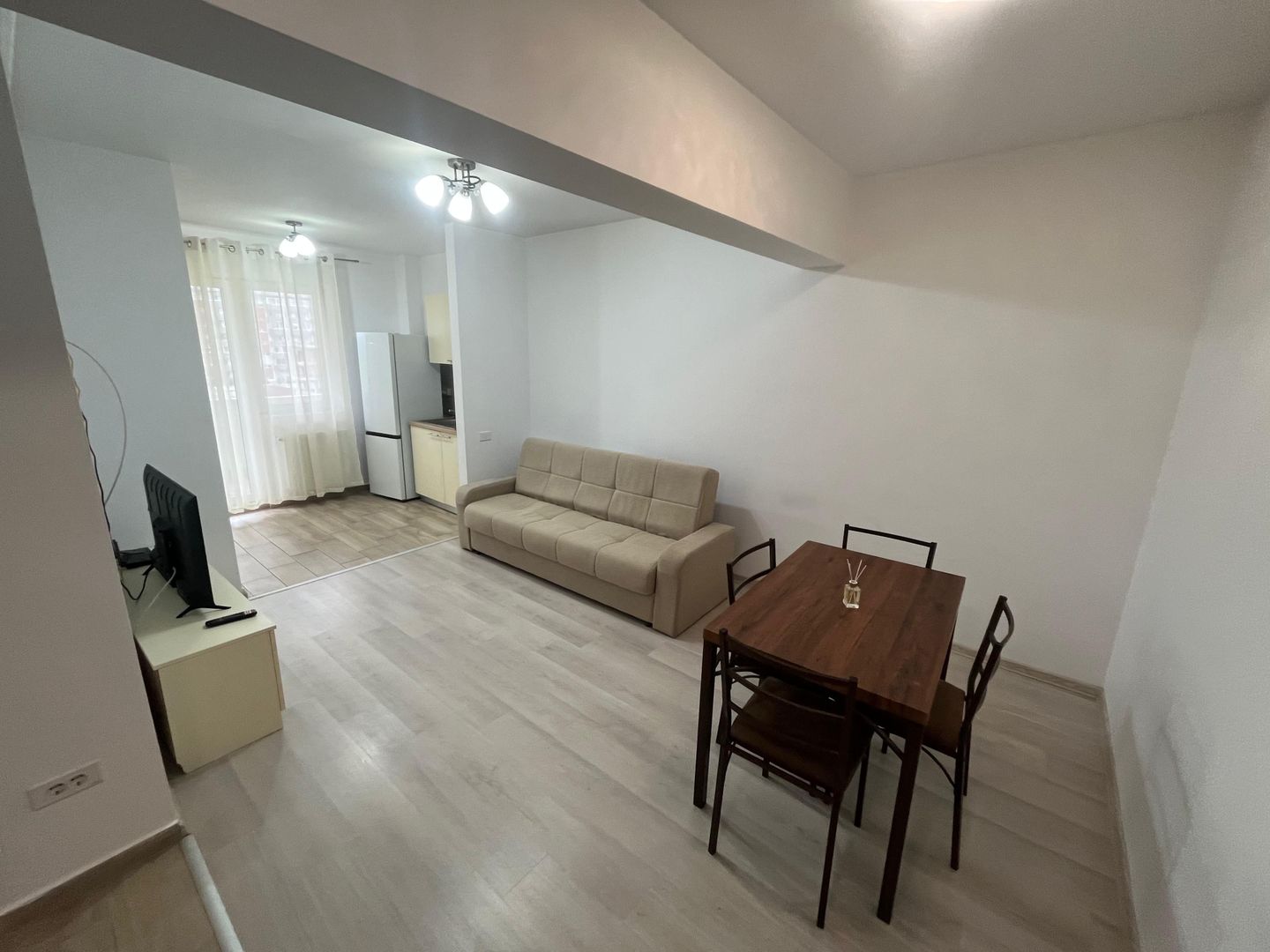 POPESTI LEORDENI| Strada Biruintei | Chirie 2 camere + loc parcare - Poză 2