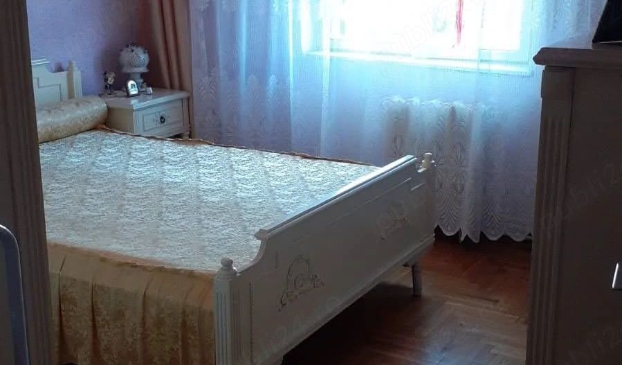 Vând apartament cu doua camere - Poză 1