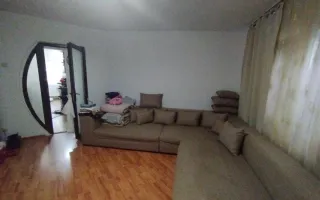 Apart  2 cam  Aradului- Penny parter cu balcon centrala proprie - Poză 11