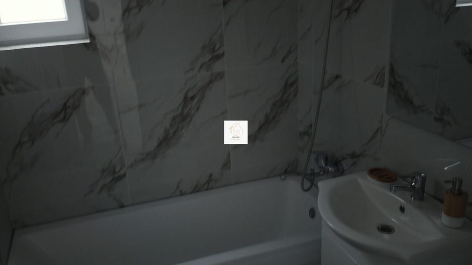 Casa 4 camere Crevedia - Poză 17