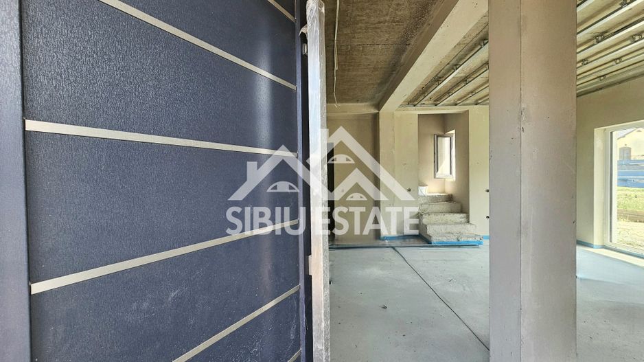 Casa noua 4 camere Selimbar central - Poză 15