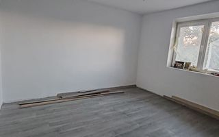 Imobil compus din casa si 1800mp teren in Suburbia Brodoc, judet Vaslui - Poză 7