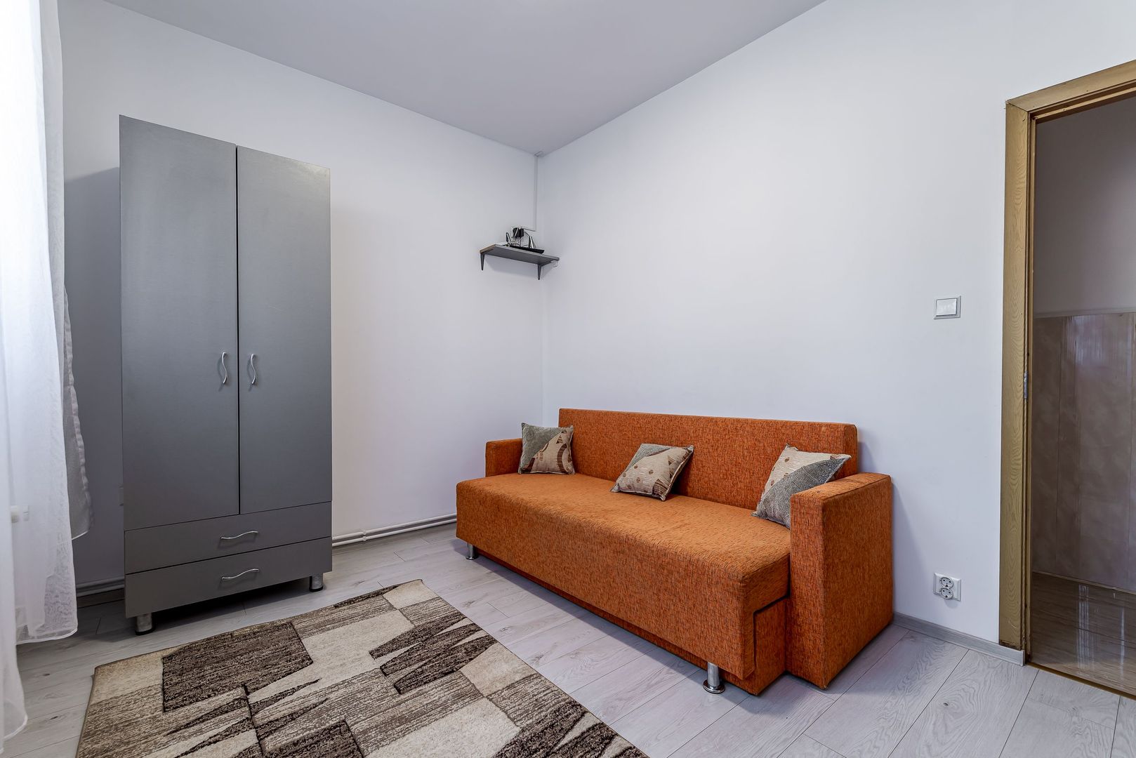 Apartament la cheie cu 2 camere la casa in Parneava Comision 0% - Poză 7