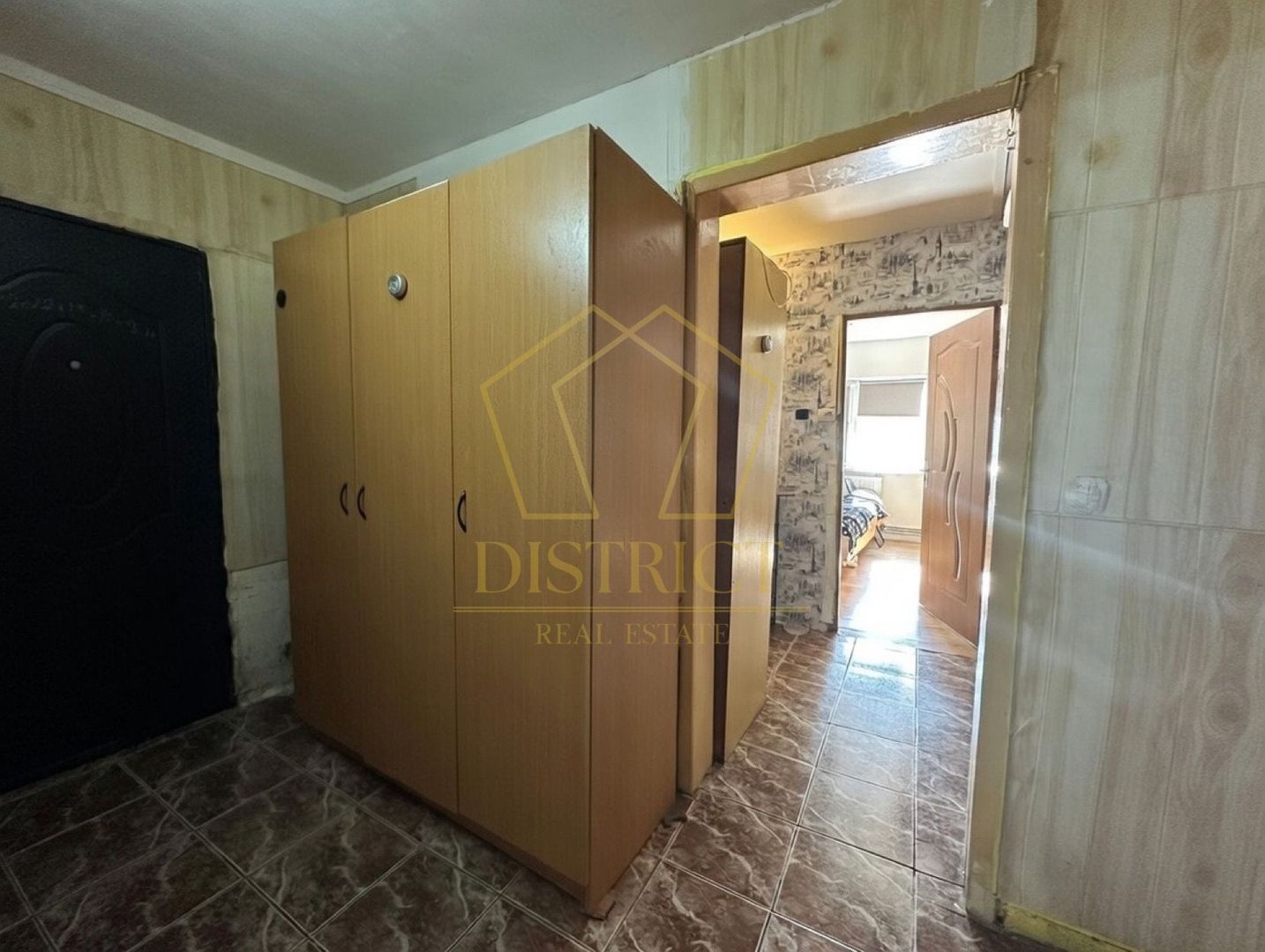 Apartament spatios cu 4 camere | Zona Sagului - Poză 14