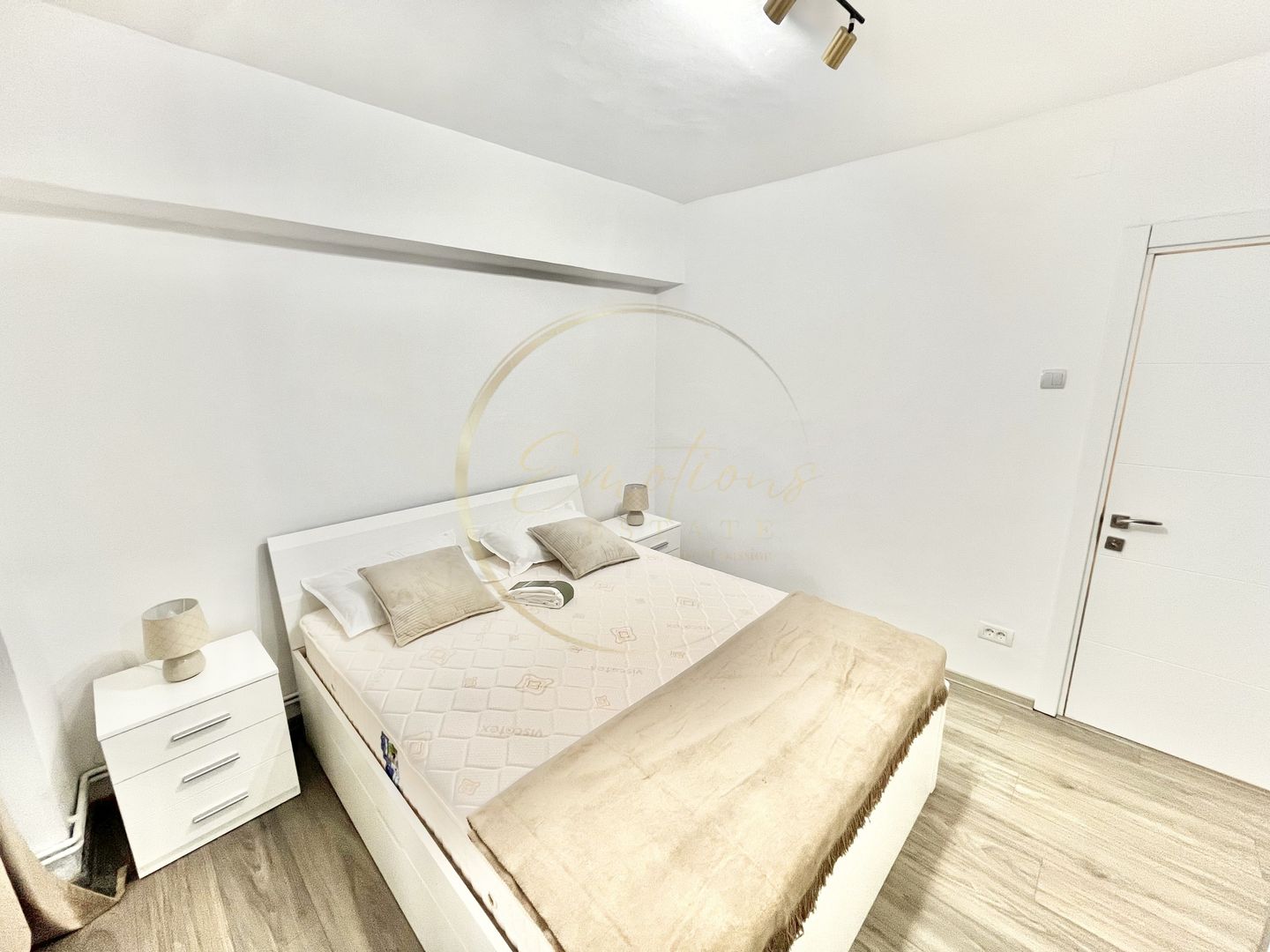 Apartament 4 camere de închiriat – zona Aradului - Poză 12