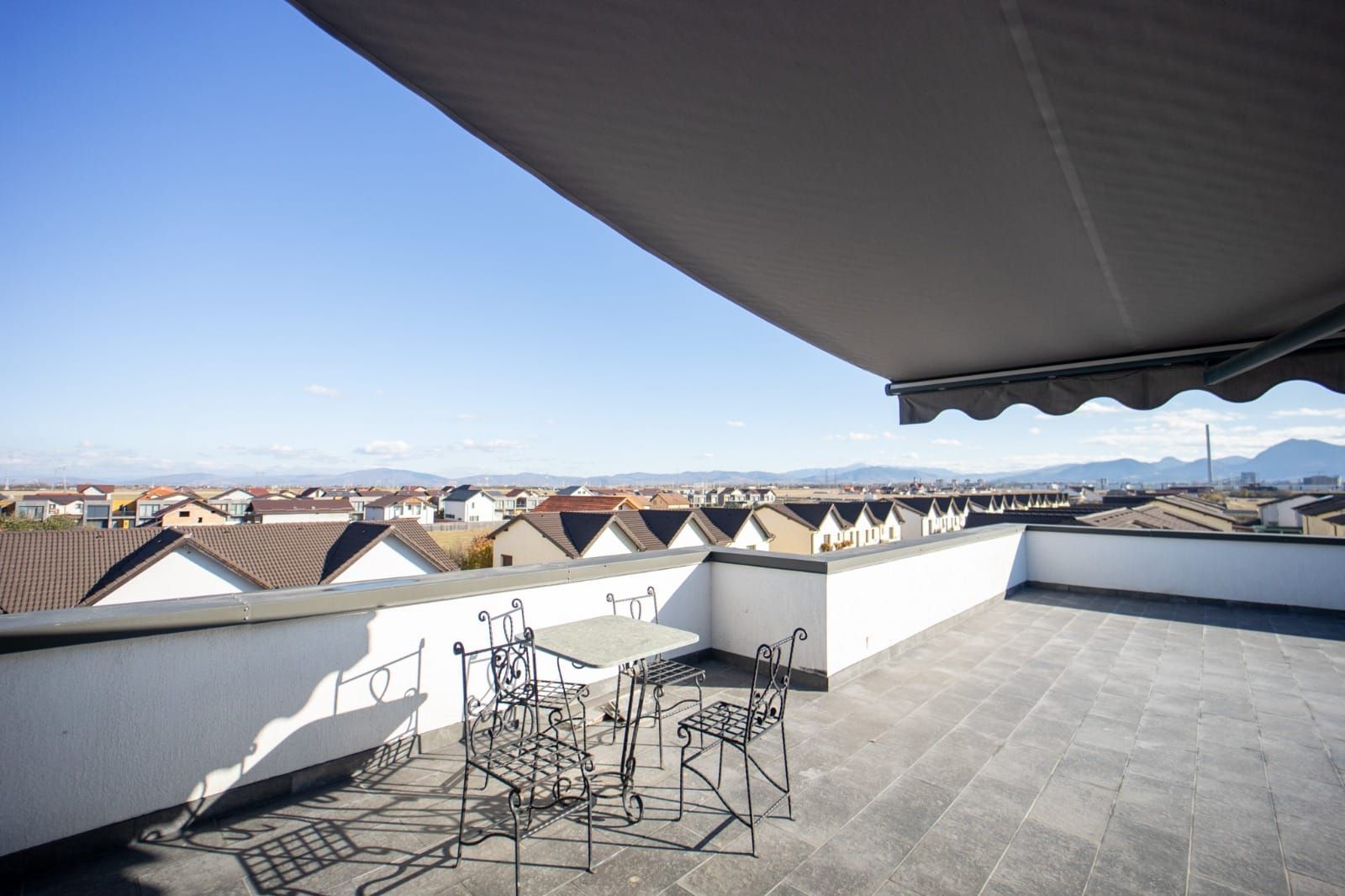 Apartament deosebit cu terasă panoramică – Sanpetru, Str. Sfinții Constantin - Poză 1