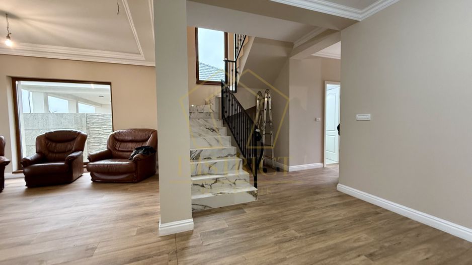 Duplex despartit prin perete dublu 127 mp utili | Sacalaz - Poză 5