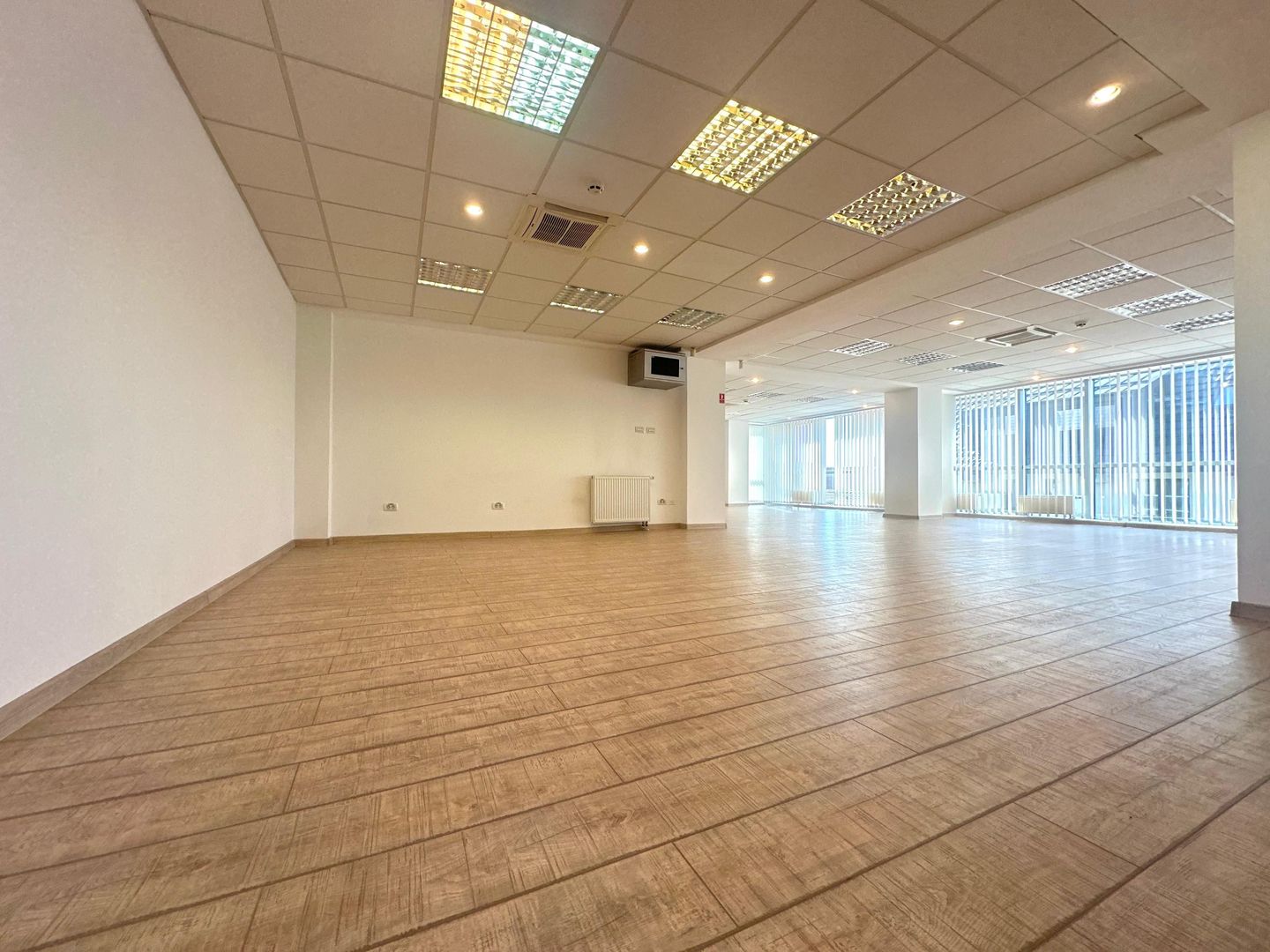 Spațiu birouri open space, 120 mp - Poză 4