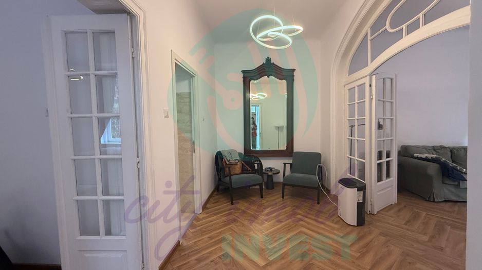 Apartament cochet vila edificata in perioada interbelica - Poză 7