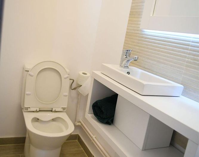 3 camere decomandat, instalatii noi, etaj 2, zona Sebastian - Poză 4