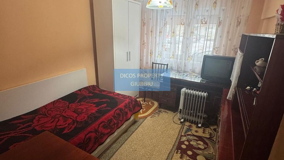 Apartament 4 camere de vânzare – zonă Școala 8 - Poză 14