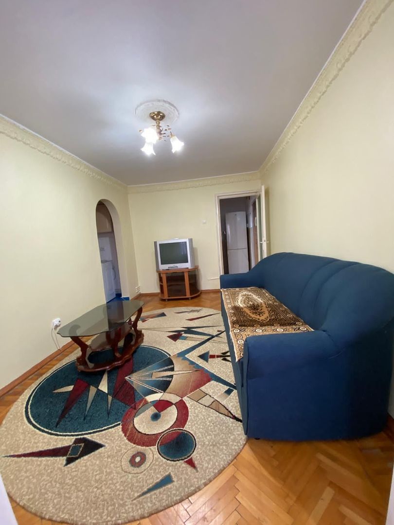 De vanzare apartament cu 2 camere mobilat si utilat, Micro 38, etaj 3 - Poză 1