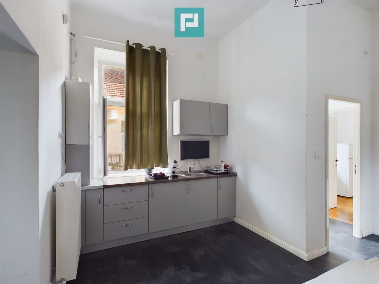 Apartament cu 3 camere situat ultracentral - Poză 7