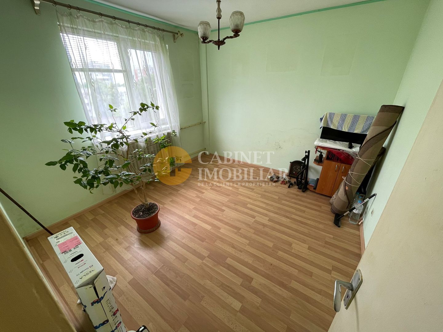 2 camere DECOMANDAT - etaj intermediar - liber - FARA RISC - Poză 1