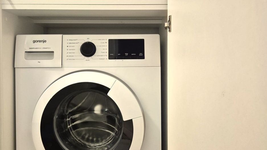 Zona Coresi, str. 13 Decembrie, apartament spațios, bloc nou, loc parcare - Poză 20