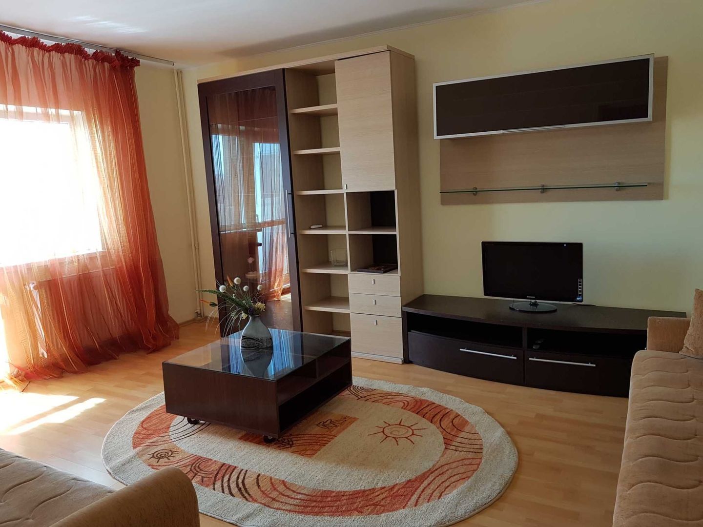 2 camere - Vitan - vanzare - Poză 1