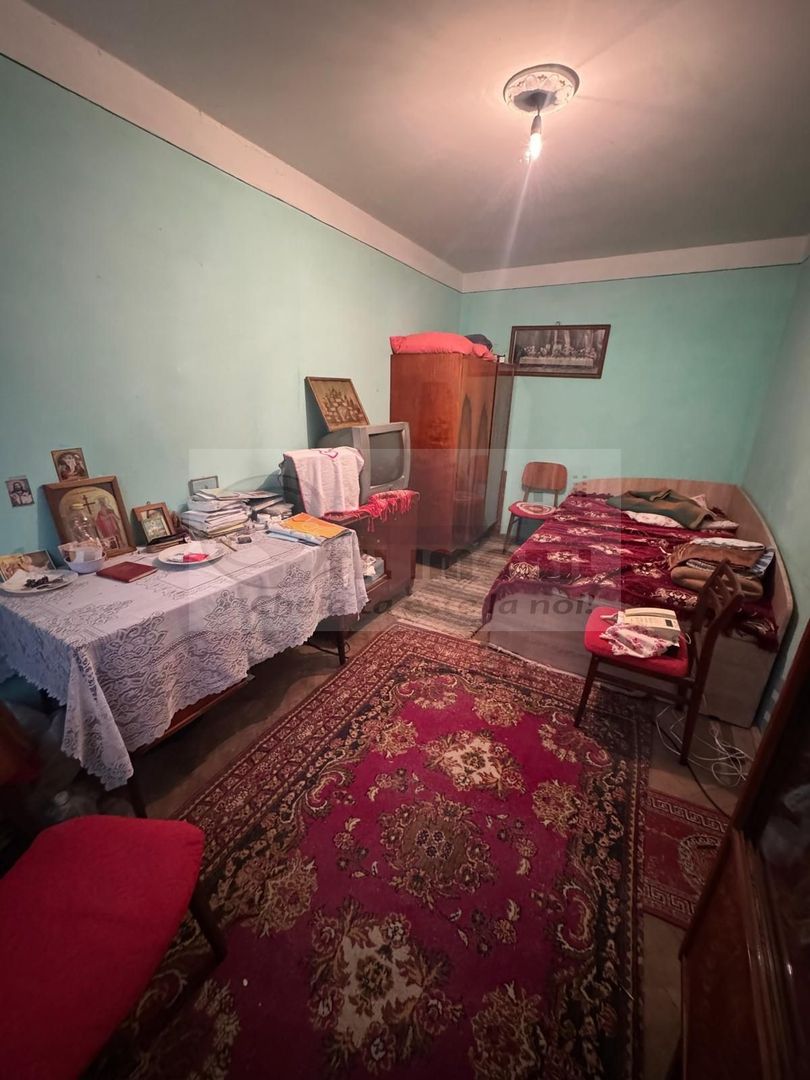 vând apartament 2 camere Alexandru Cel Bun 62000 euro - Poză 3