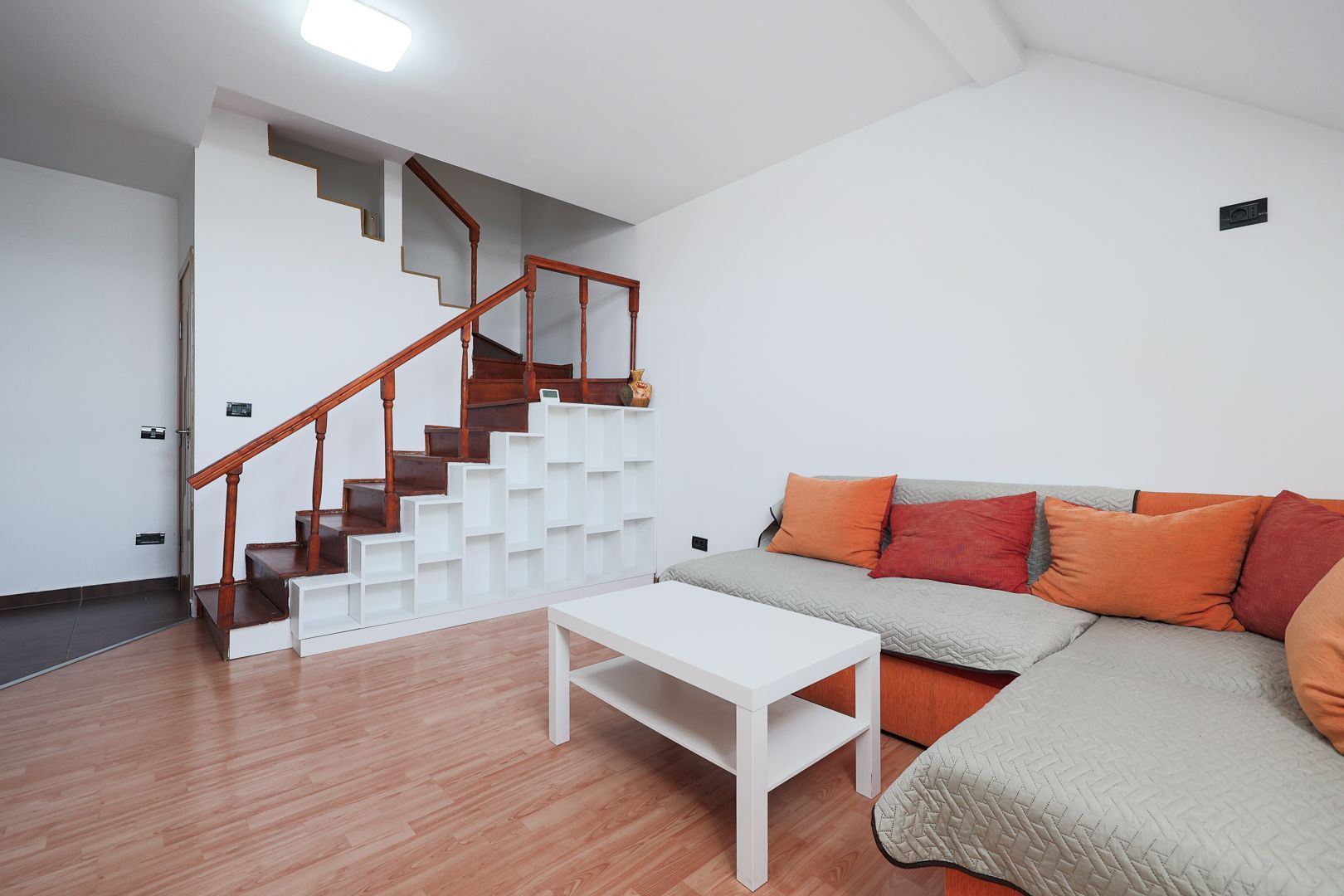 VANDUT! Apartament 2 camere în bloc nou, zona Tabacovici - Poză 2