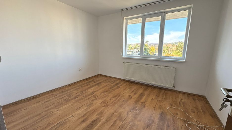 Apartament 2 camere 49 M² + balcon 10 M² cu priveliste Simeria - Poză 7
