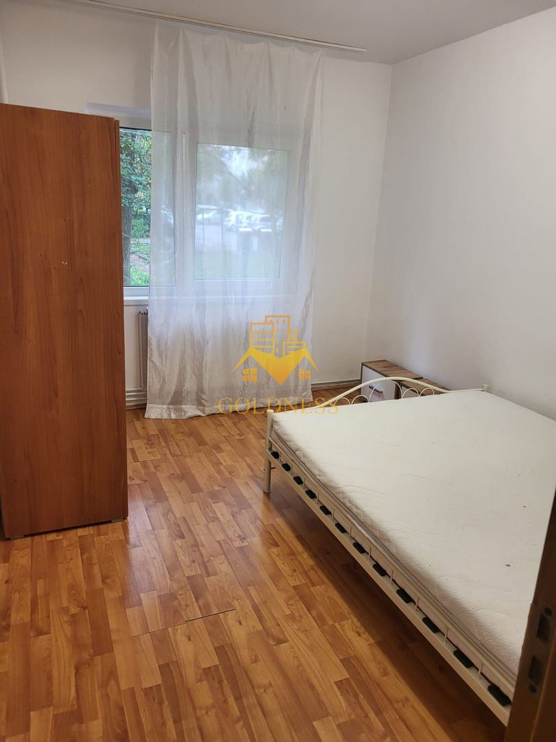 3 camere, decomandate, Semicentral Zona Pta. Cipariu,Nicolae Titulescu - Poză 3