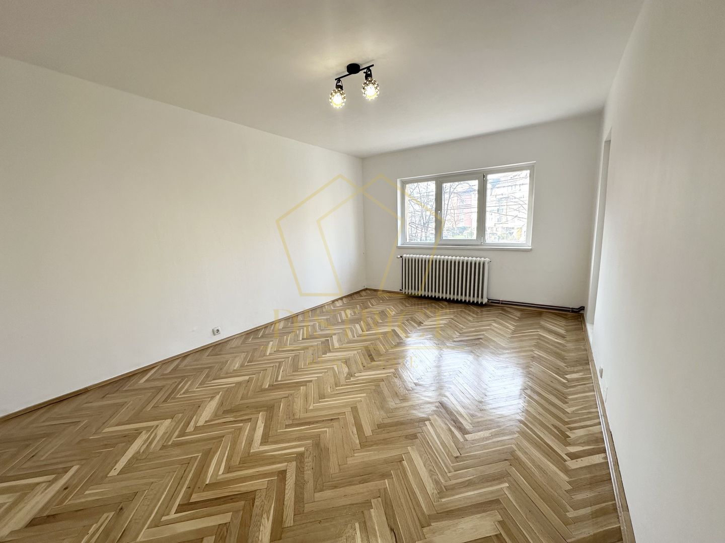 Apartament cu 3 camere, 2 boxe si garaj | Etaj 1 | Zona Fabric - Poză 1