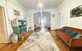 Spatiu, lumina si eleganta intr-un apartment interbelic - Poză 2