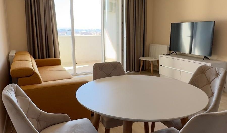Inchiriez ap 2 camere, mobil utilat modern, loc parcare- 550 euro/luna - Poză 1