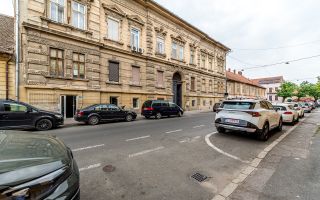 Apartament 2 camere Str. Lucian Blaga, clădire în renovare completa - Poză 1
