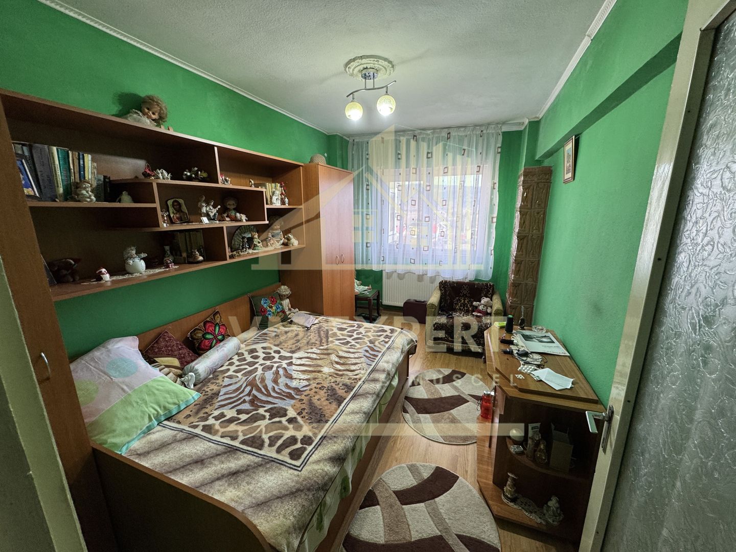 APARTAMENT 3 CAMERE CAMPULUNG, ETAJ 4, GRUI - Poză 2