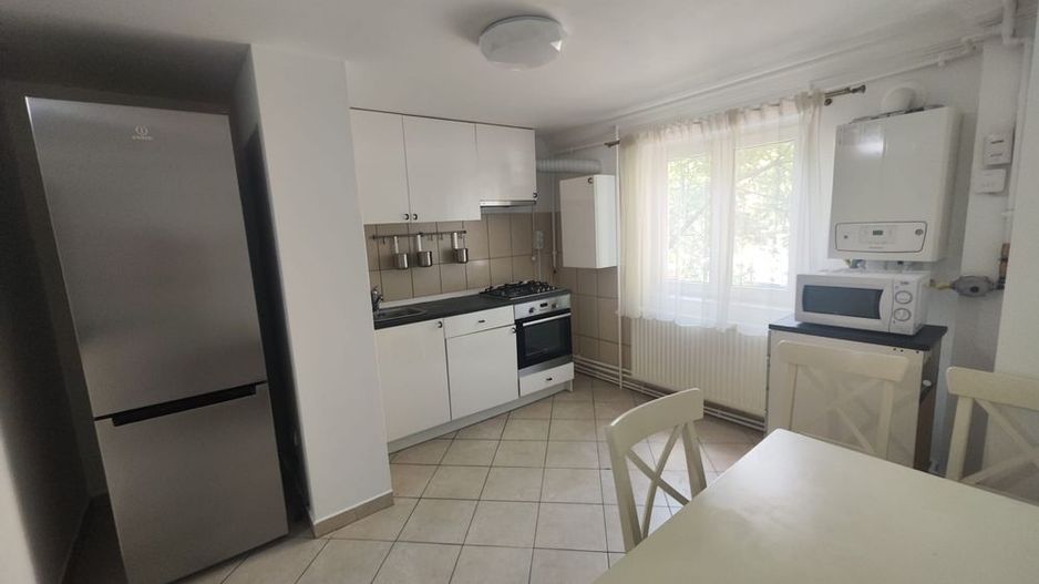 De Inchiriat Apartament 2 camere, centrală proprie, București Mall - Poză 7