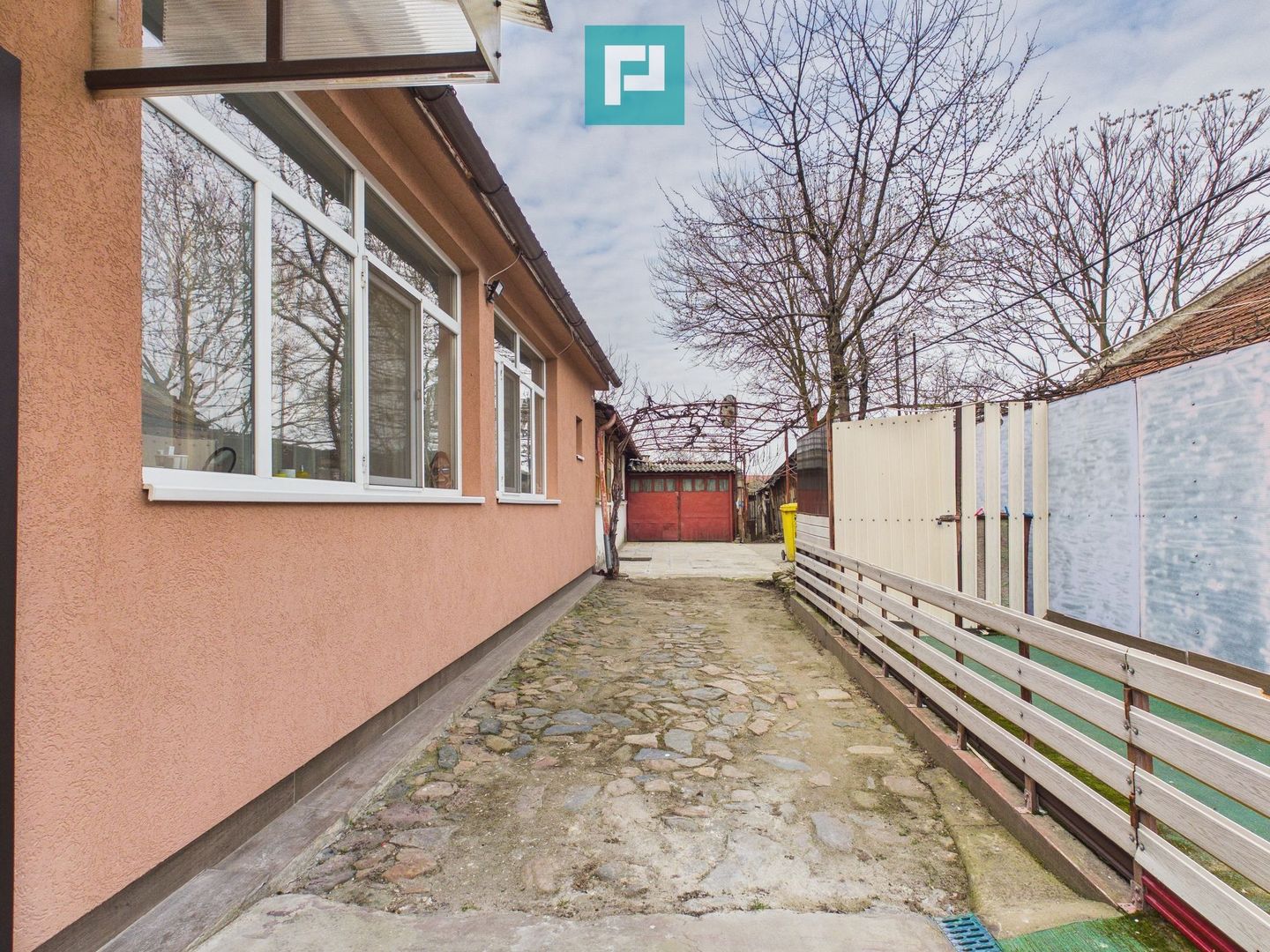 Apartament la curte comună în Aradul Nou - Poză 7