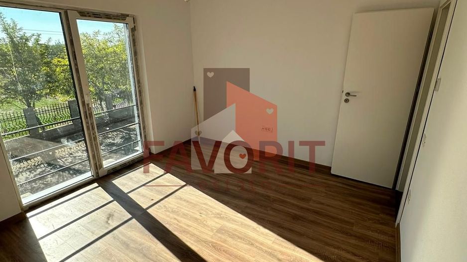 Duplex despartit prin camera tehnica | 4 camere | Toate utilitatile | - Poză 10